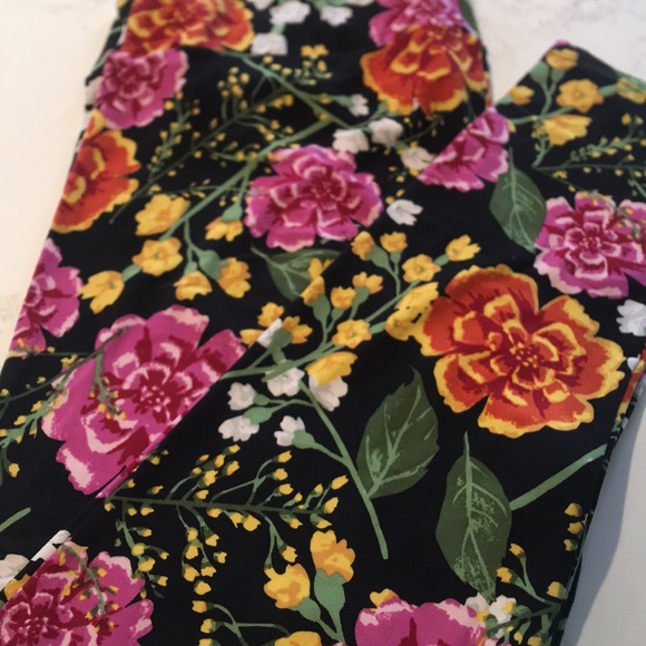 LuLaRoe Pants - LuLaRoe TC2 Leggings